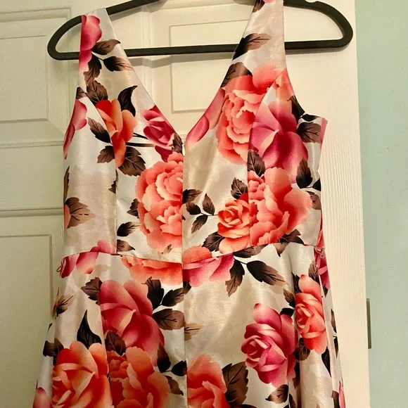 SL Fashions gorgeous floral cocktail dress size 10 - Picture 4 of 9